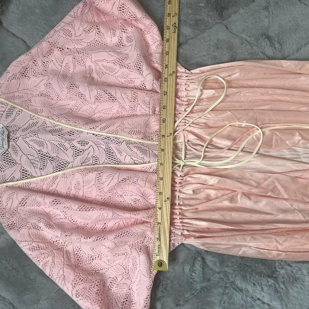 Vintage 70s Vanity Fair Pink Satin Lace Robe | Long Sleeve Boudoir Lounge Size M - Picture 4 of 10